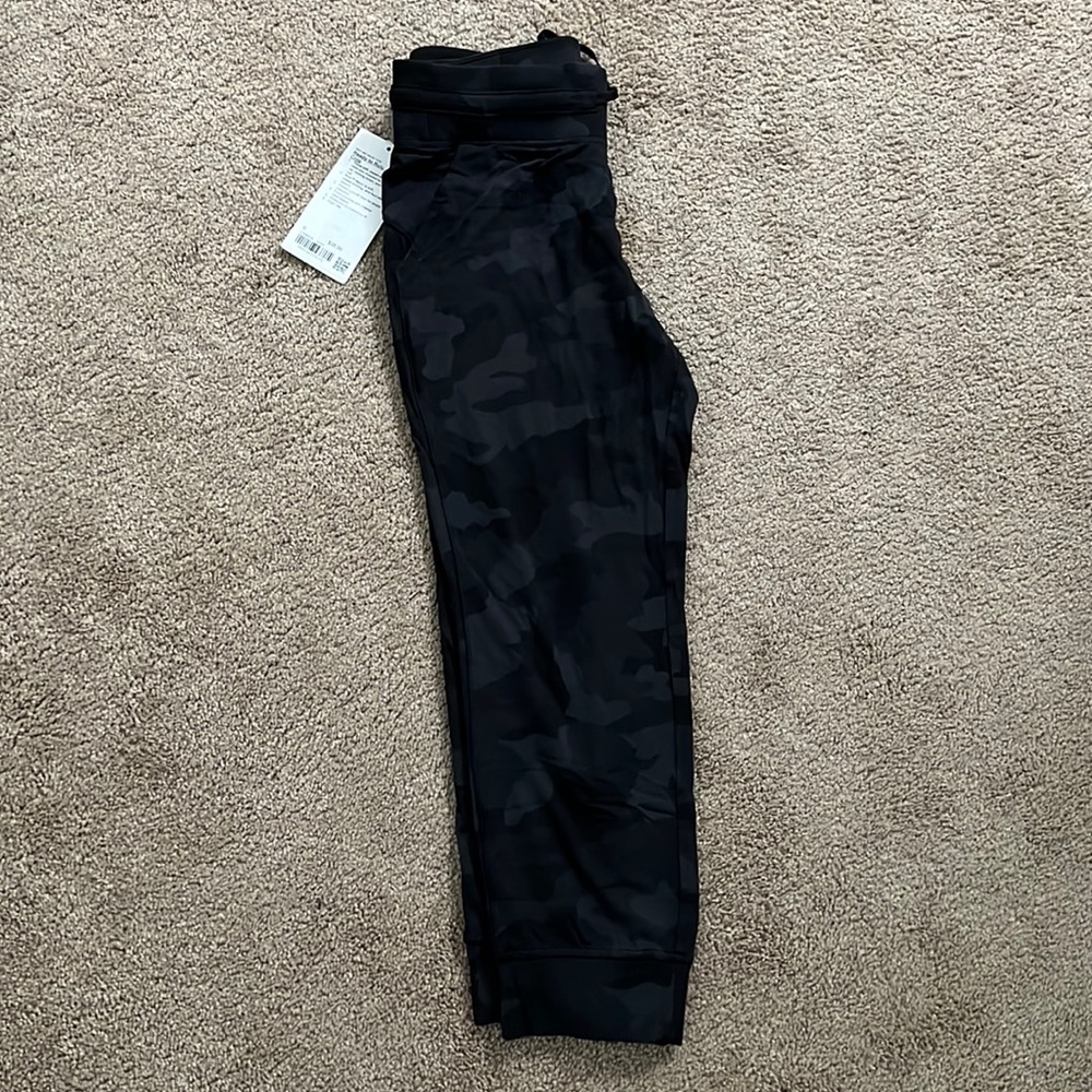 Lulu lemon crop joggers